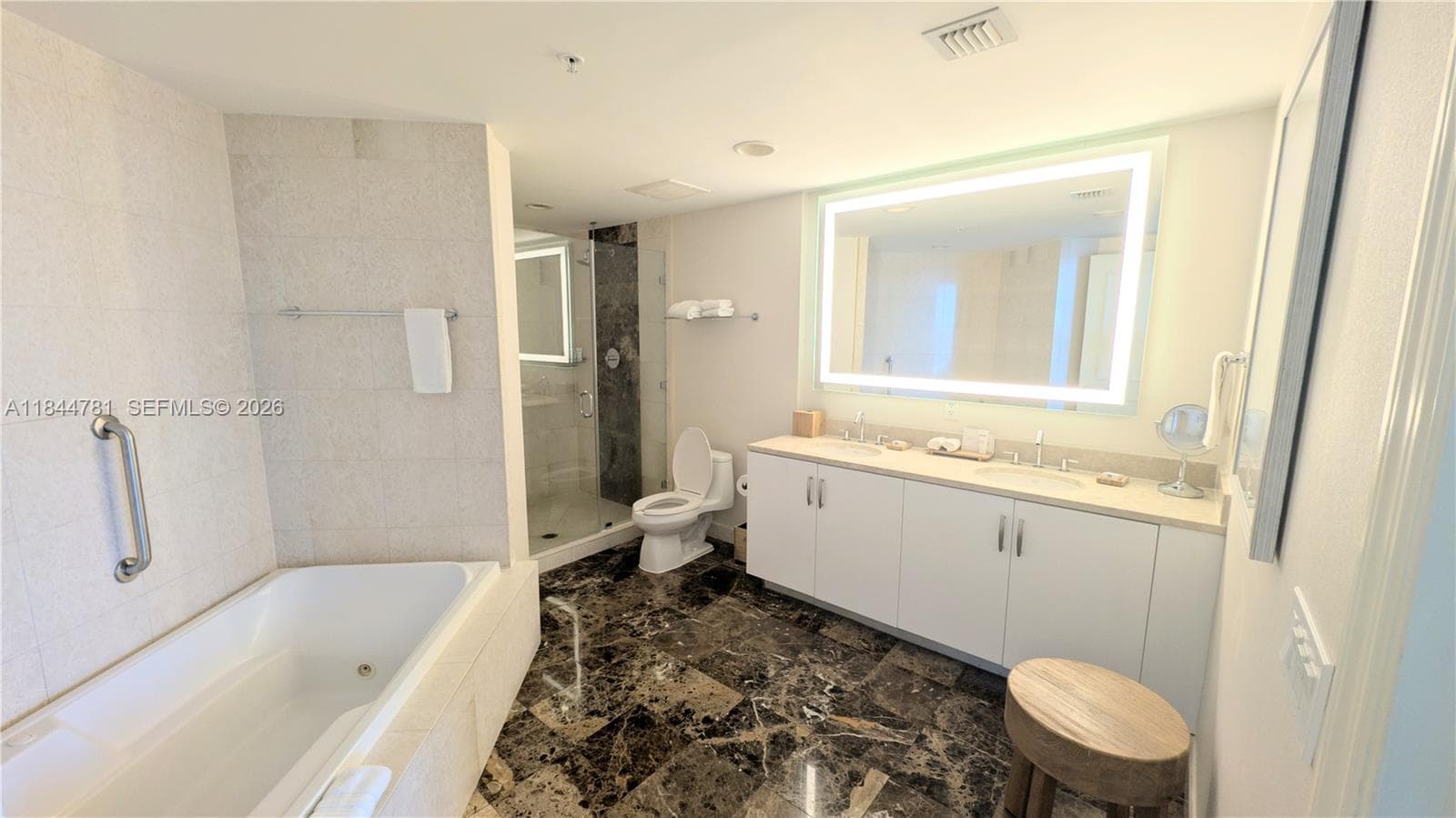 Hilton · #2501 in Fort Lauderdale - Photo 18