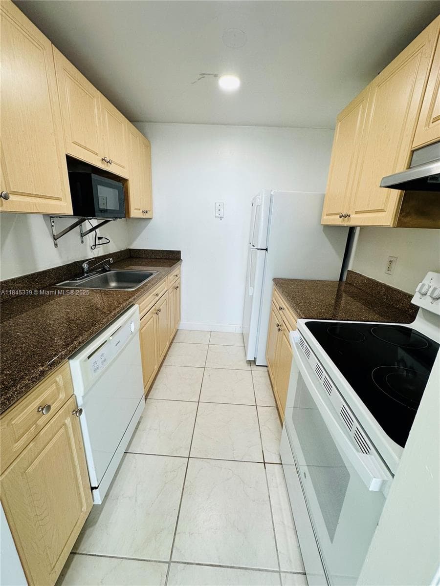 keystone Towers · #807 in North Miami - Photo 5