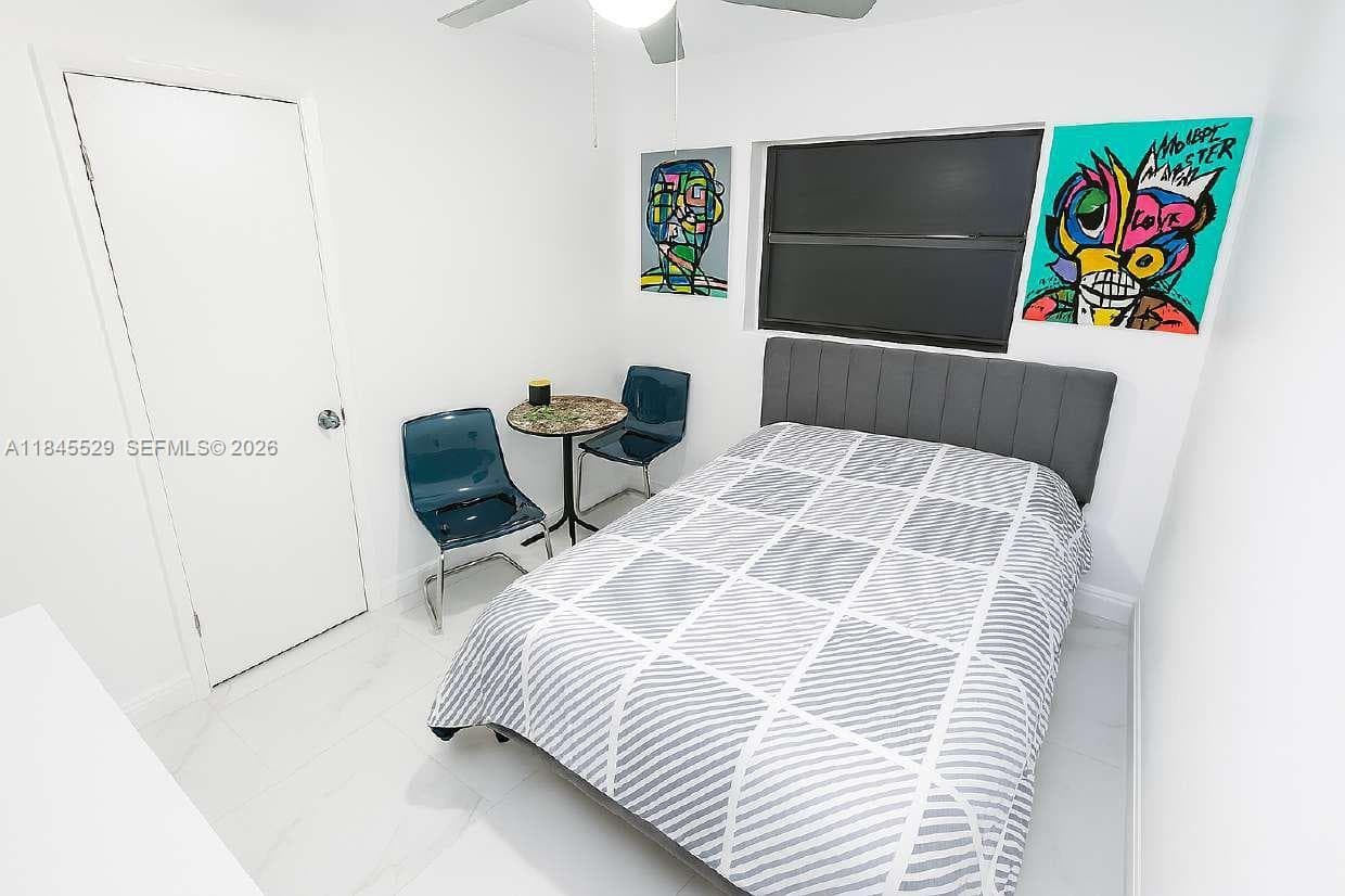 Comfortable room size - Bedroom #3