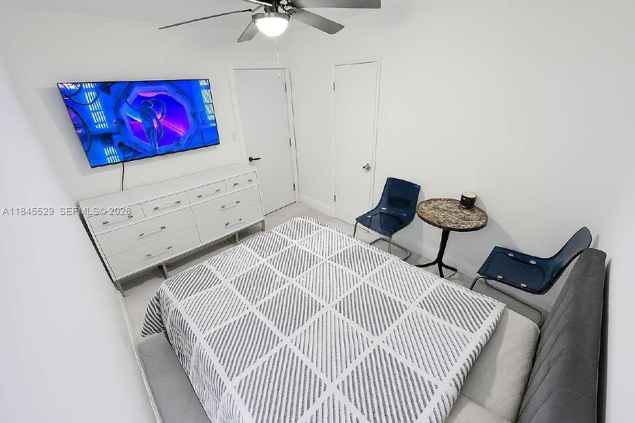 Comfortable room size - Bedroom #3