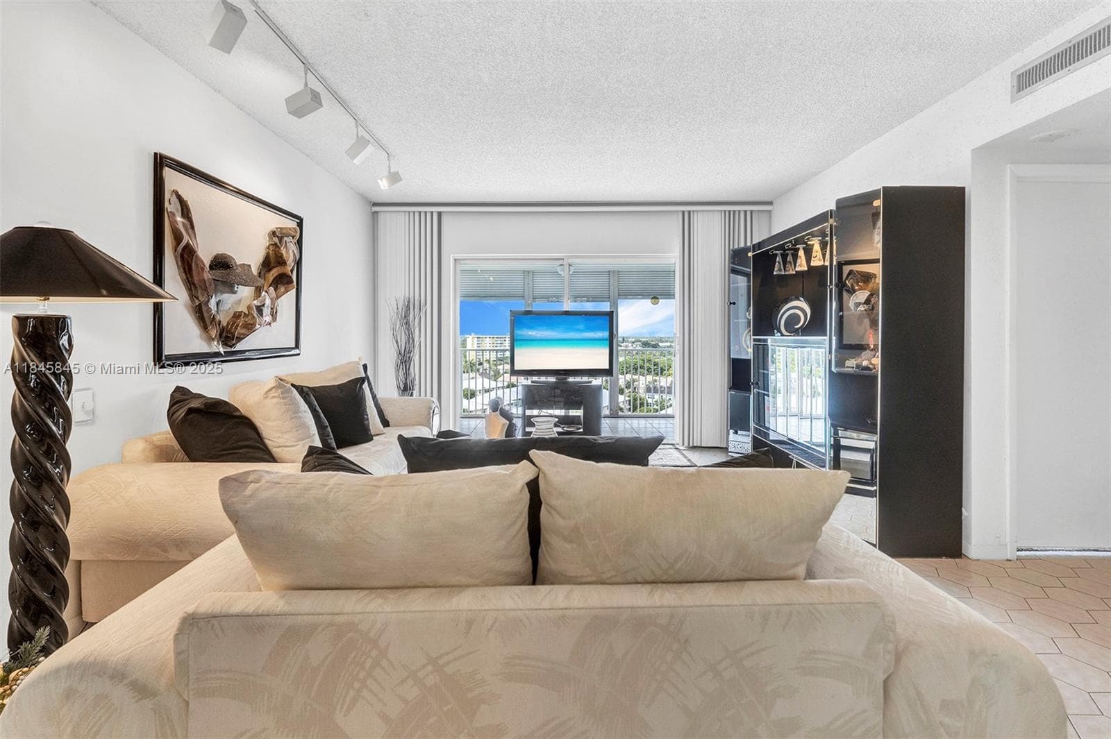 Hillcrest · #1114 in Hollywood - Photo 8