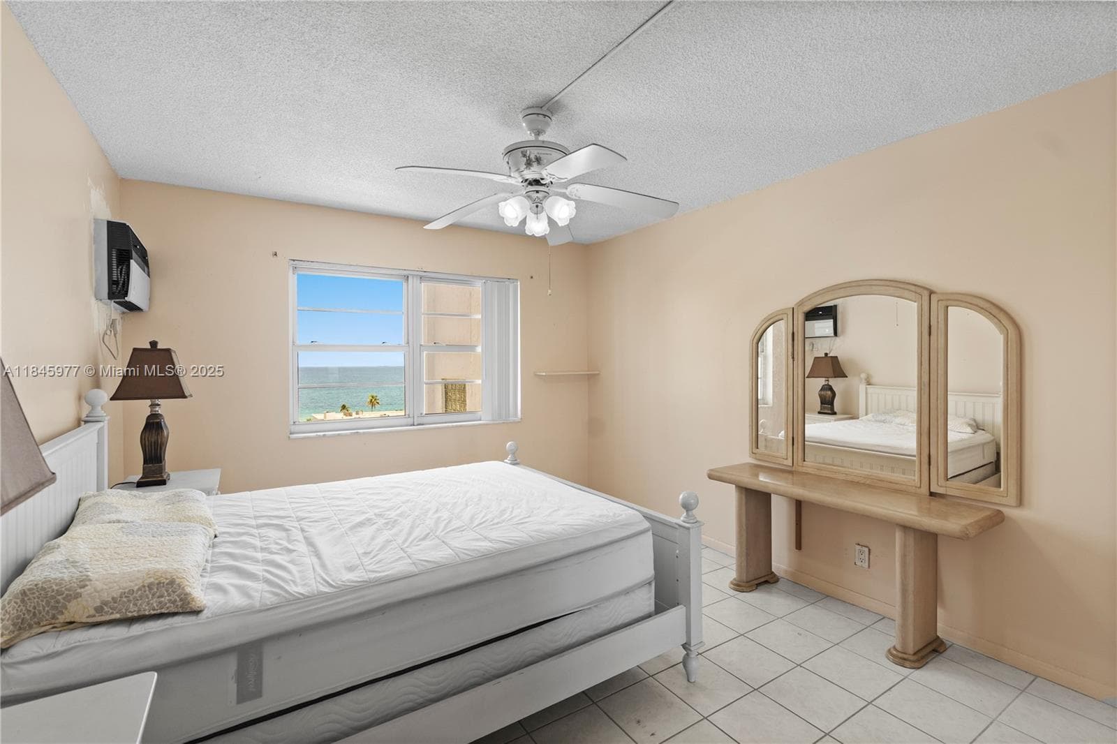 Leisure Beach Condo · #1212 in Fort Lauderdale - Photo 13