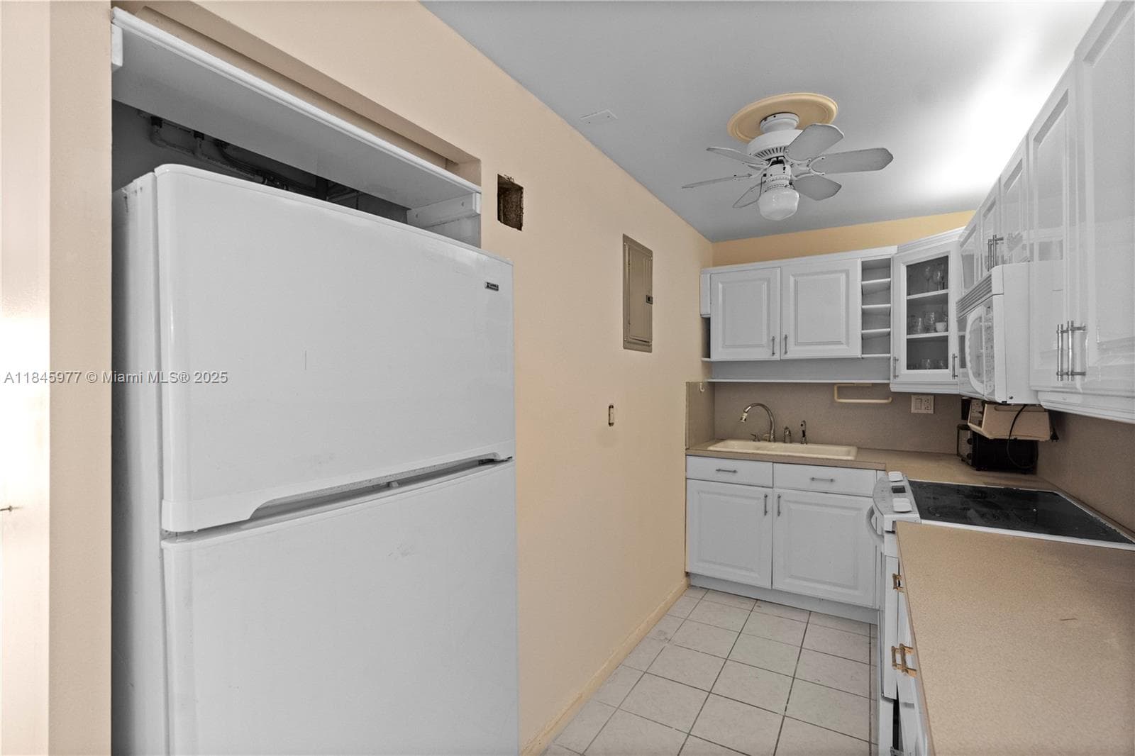 Leisure Beach Condo · #1212 in Fort Lauderdale - Photo 12