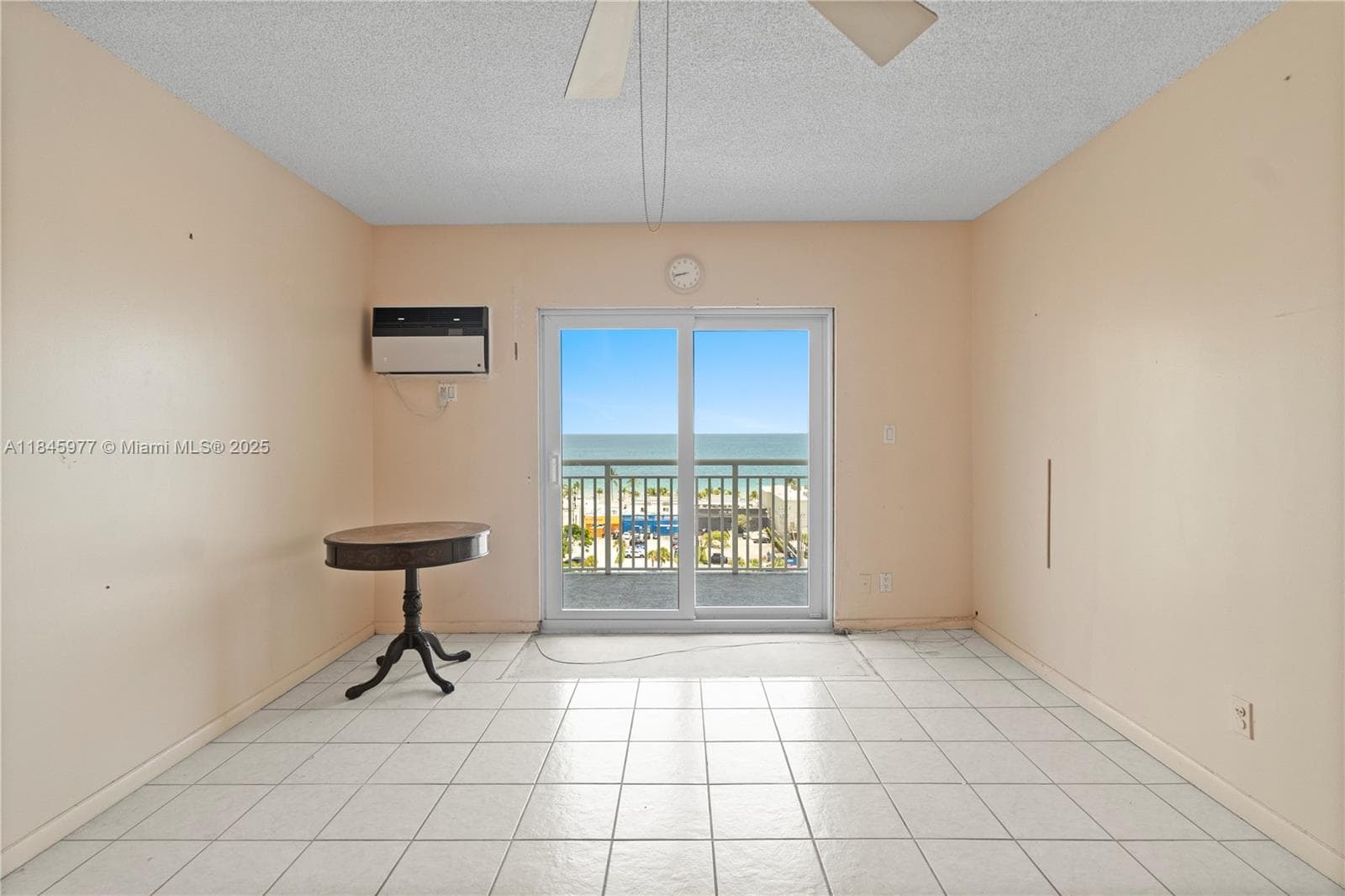 Leisure Beach Condo · #1212 in Fort Lauderdale - Photo 5