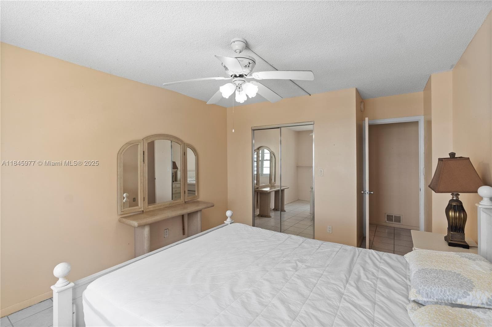 Leisure Beach Condo · #1212 in Fort Lauderdale - Photo 15