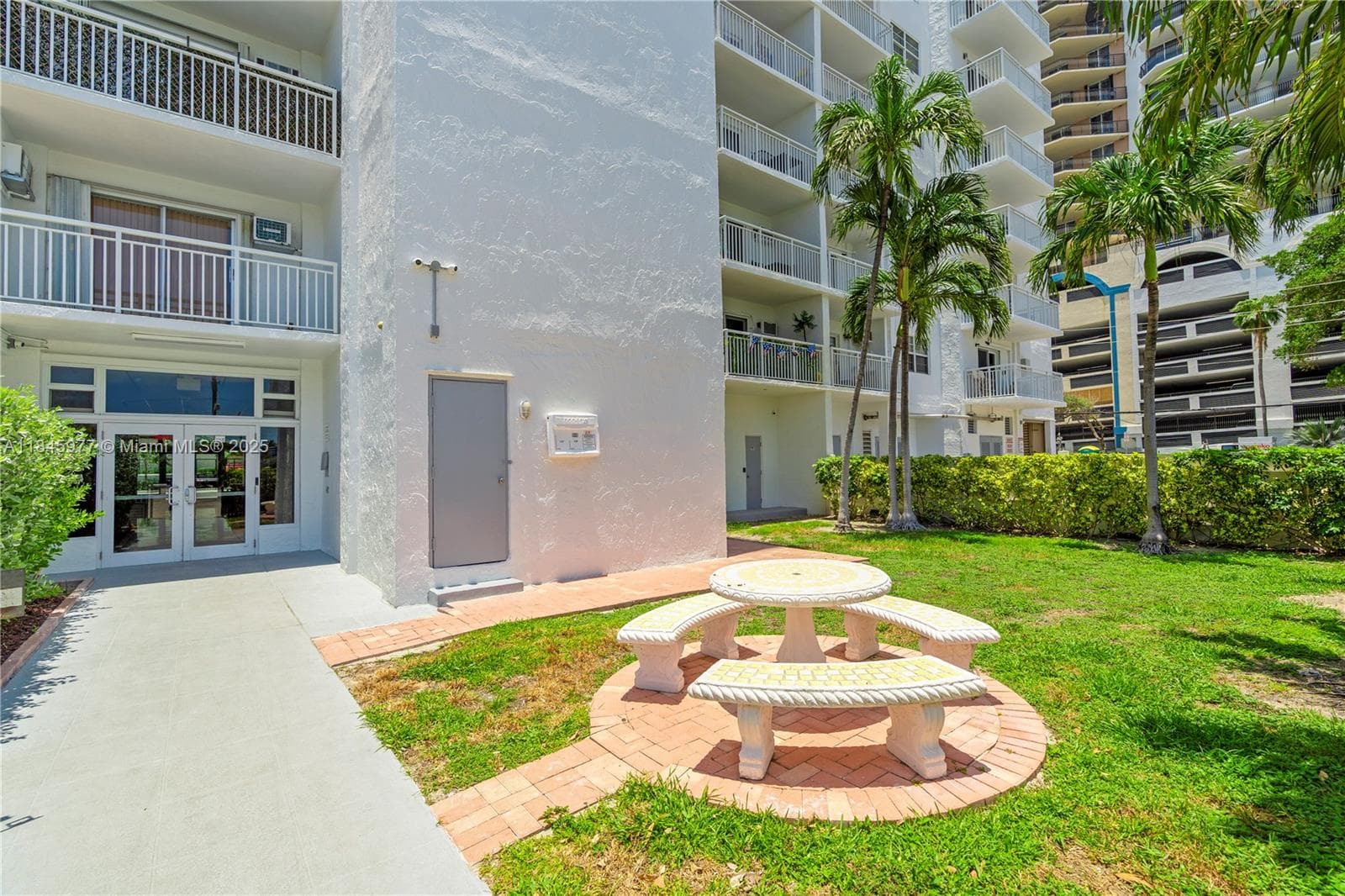 Leisure Beach Condo · #1212 in Fort Lauderdale - Photo 39