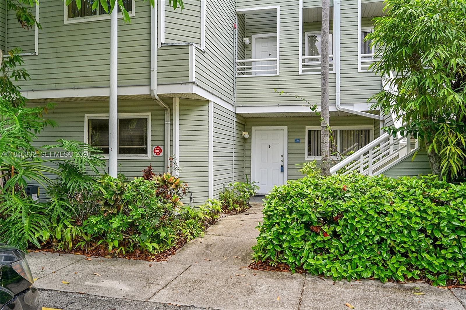 Summer Lake · #107 in Oakland Park - Photo 2
