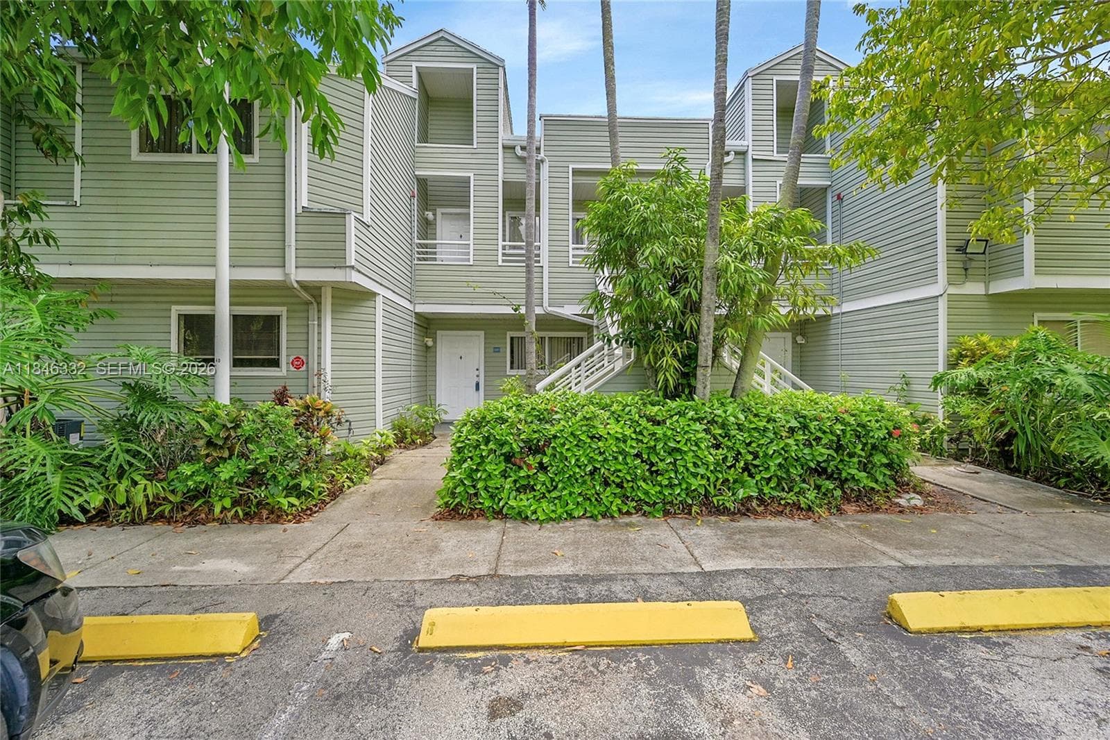 Summer Lake · #107 in Oakland Park - Photo 1
