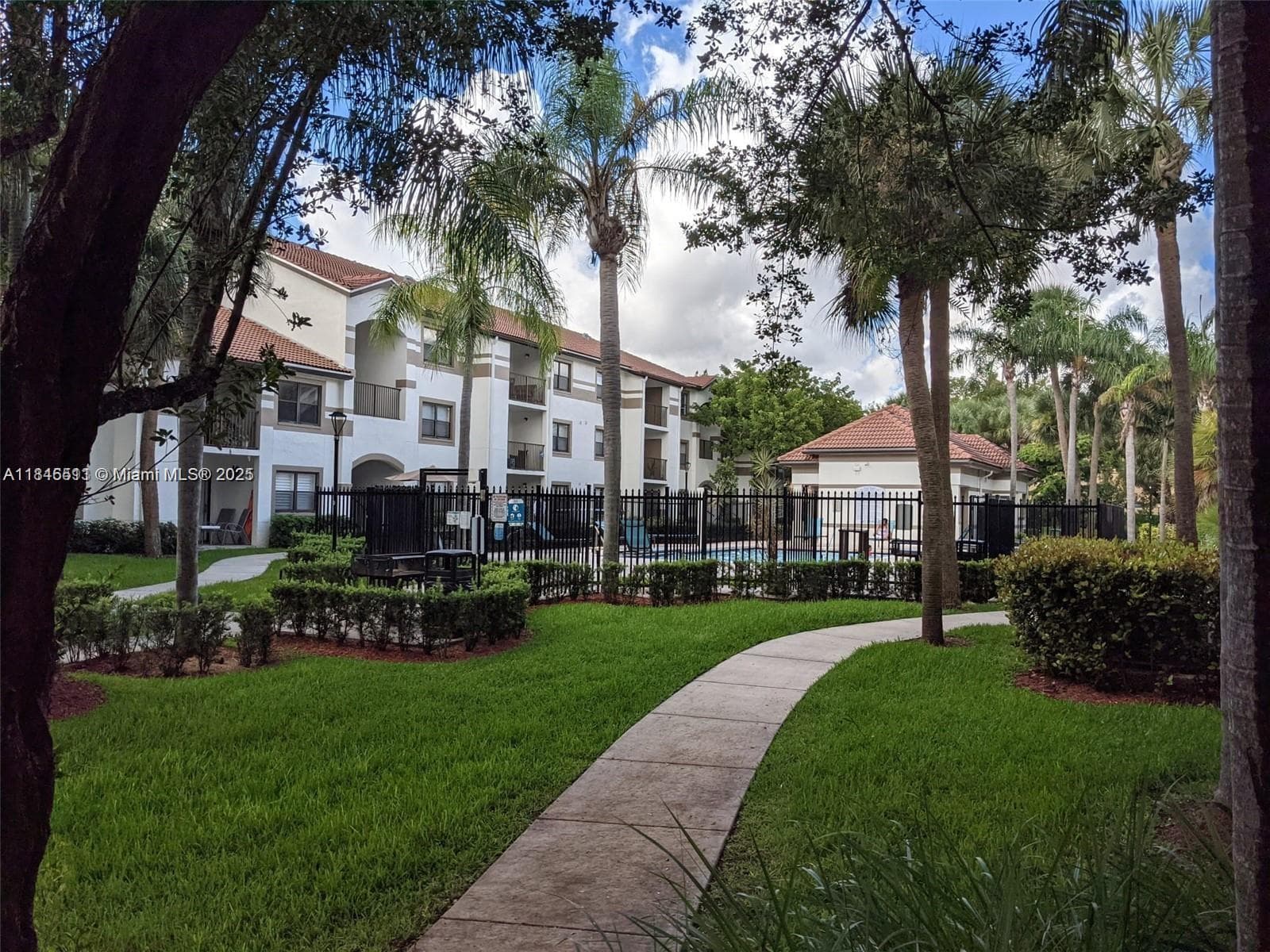 HOLLYWOOD PARC CONDO · #13-7 in Hollywood - Photo 12