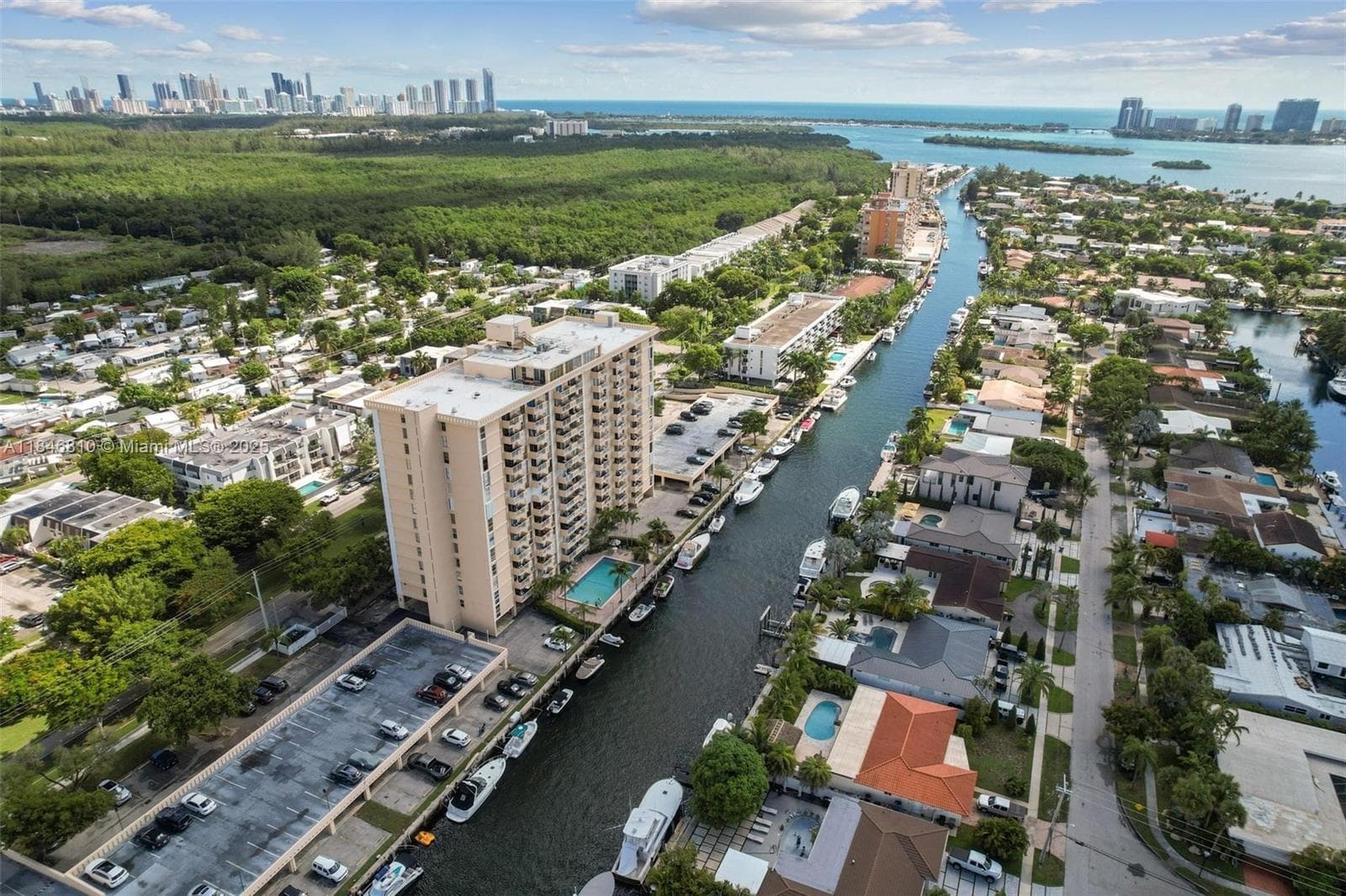 Vecino Del Mar · #504 in North Miami - Photo 27