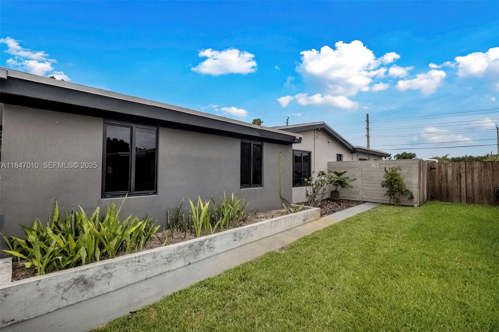 530 NW 39 photo 36