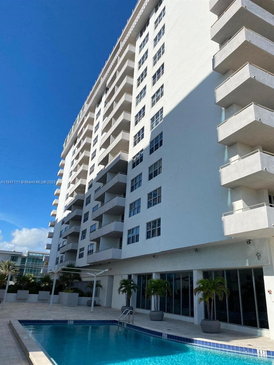FOUR WINDS CONDO · #1402 in Surfside - Photo 12