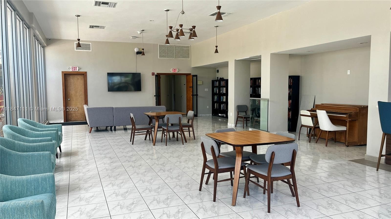 FOUR WINDS CONDO · #1402 in Surfside - Photo 7