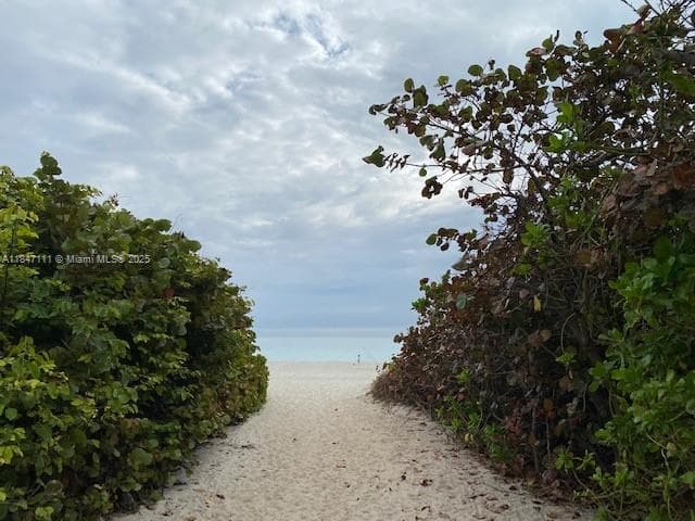 FOUR WINDS CONDO · #1402 in Surfside - Photo 36