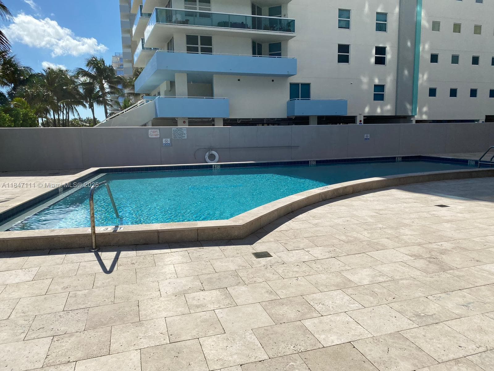 FOUR WINDS CONDO · #1402 in Surfside - Photo 9