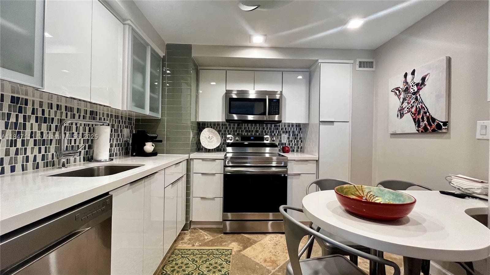 FOUR WINDS CONDO · #1402 in Surfside - Photo 14