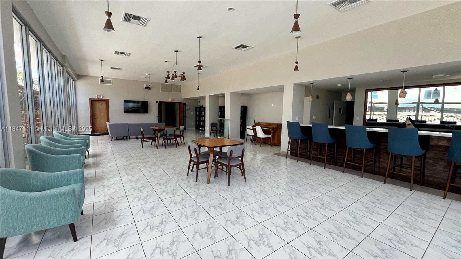 FOUR WINDS CONDO · #1402 in Surfside - Photo 8