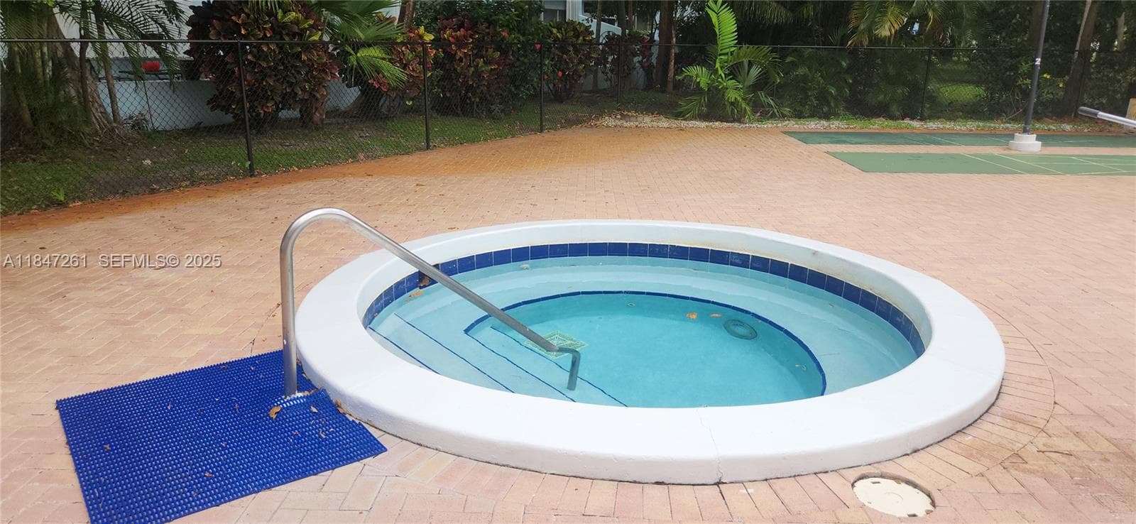 hot tub