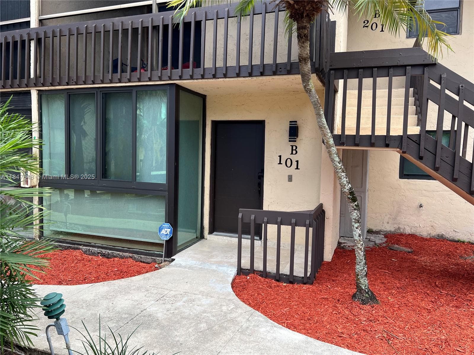 NORTHLAKE VLG AT CALIF CL · #101B in Miami - Photo 2