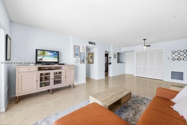 HILCREST EAST · #910 in Hollywood - Photo 6