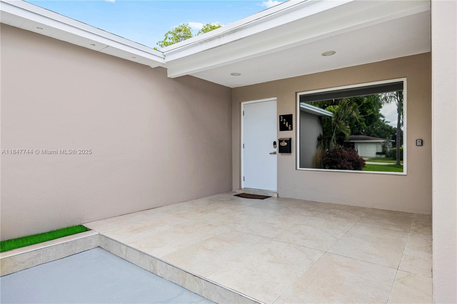 3246 Pierce St photo 4