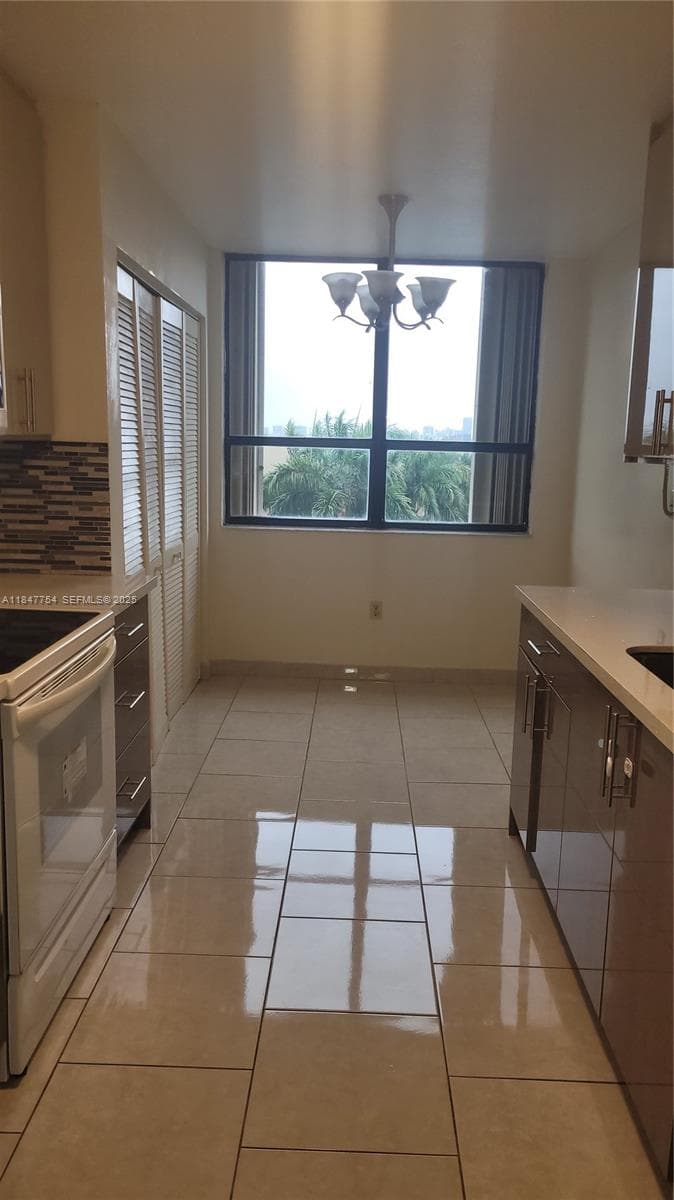 Chantilly Condo · #620 in Miami - Photo 13