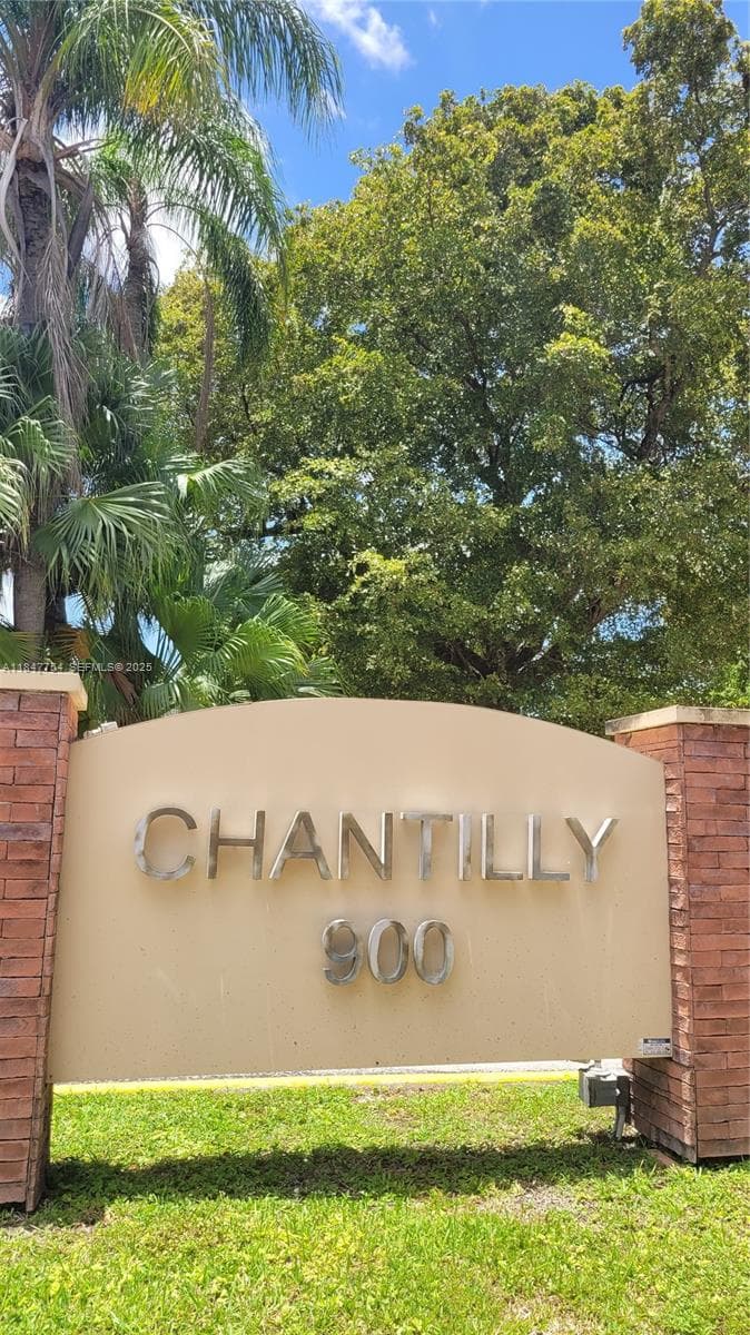Chantilly Condo · #620 in Miami - Photo 1