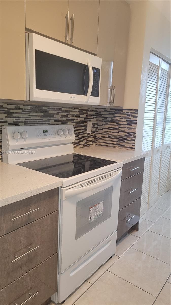 Chantilly Condo · #620 in Miami - Photo 11