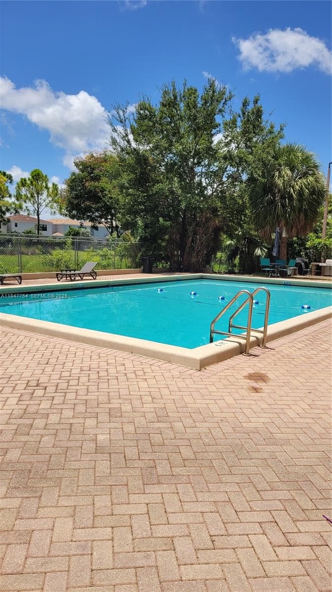 Chantilly Condo · #620 in Miami - Photo 8