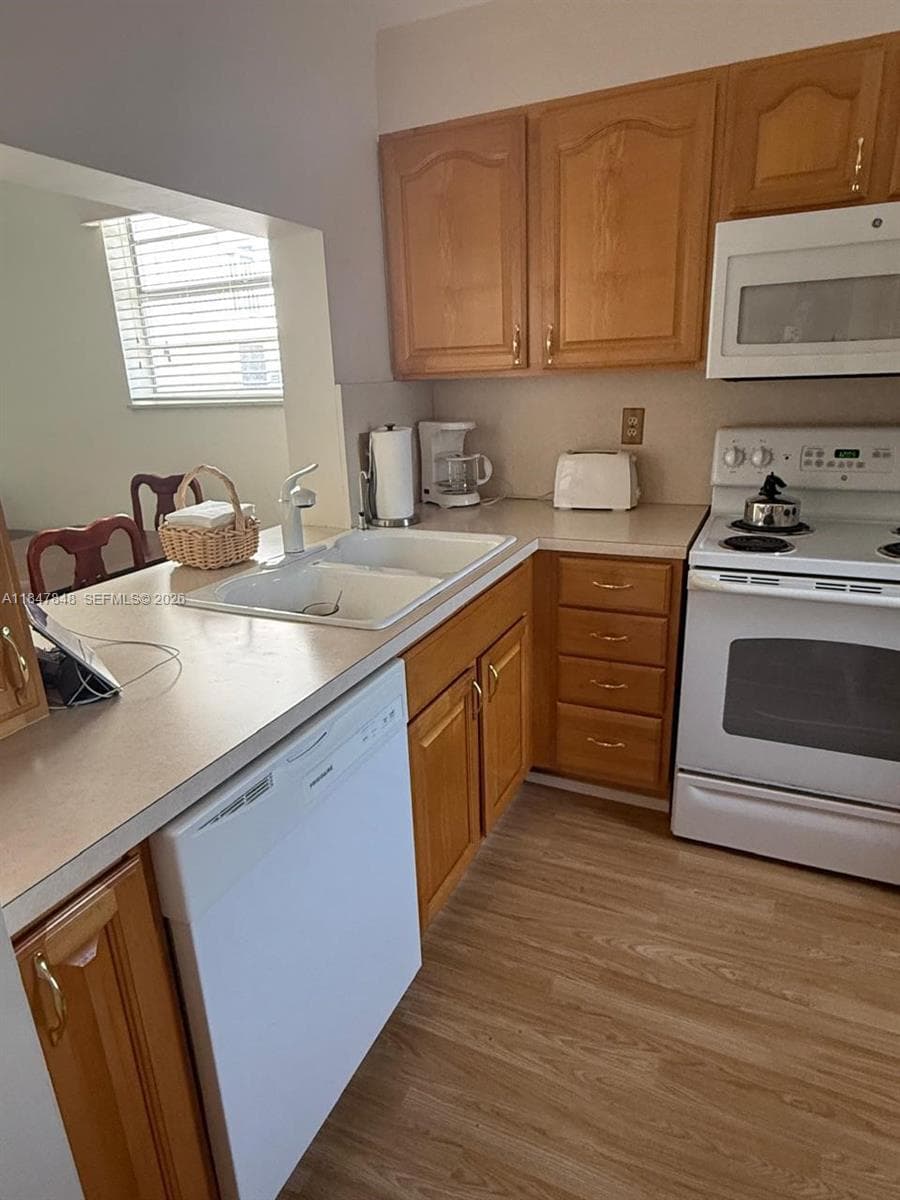 KINGS PARK GARDEN APTS CO · #221A in Fort Lauderdale - Photo 2