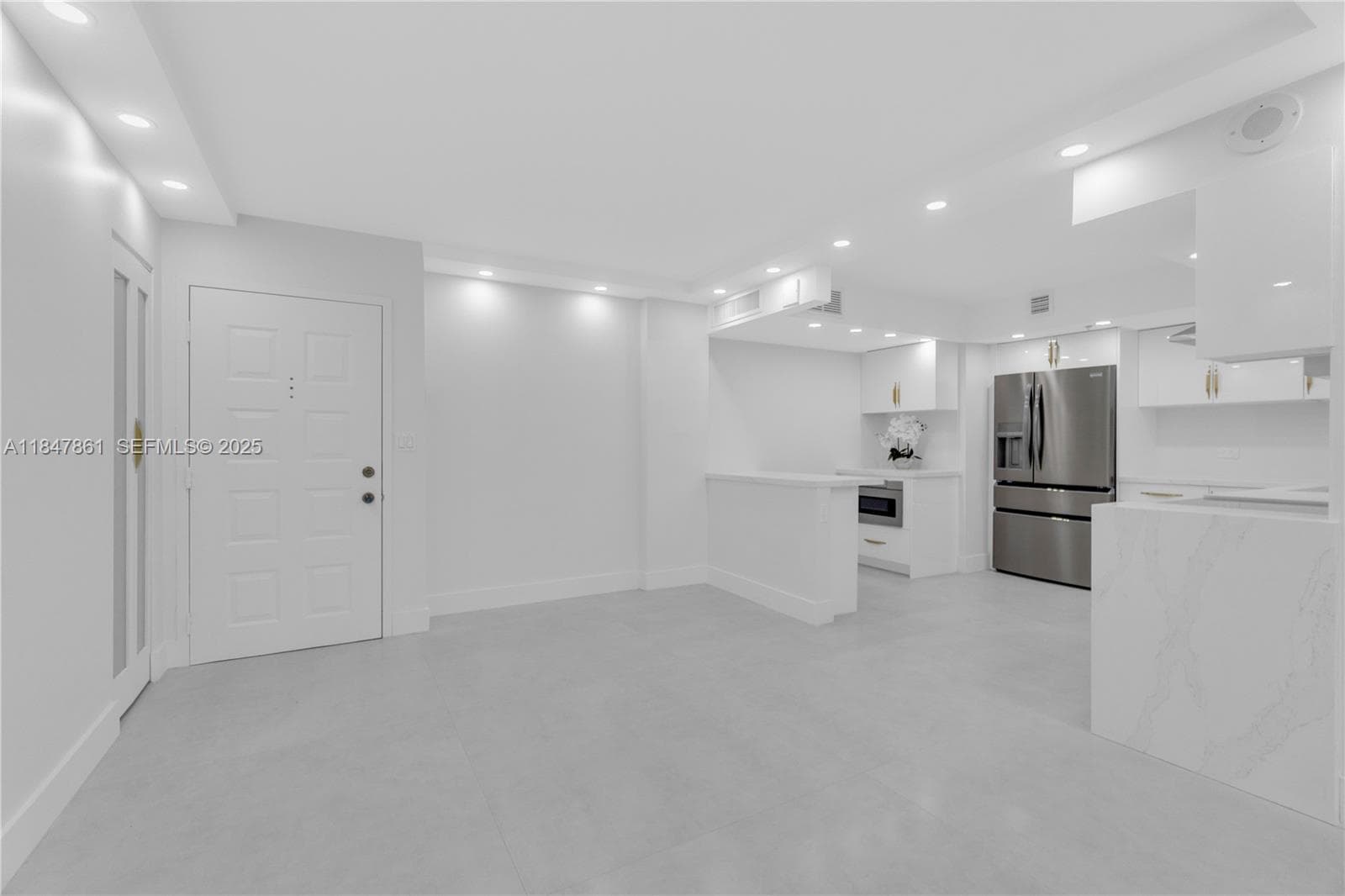 SUMMIT CONDO · #507S in Hollywood - Photo 8