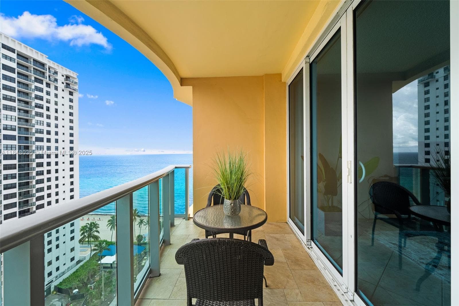 WAVE CONDOMINIMUM · #PH39 in Hollywood - Photo 13