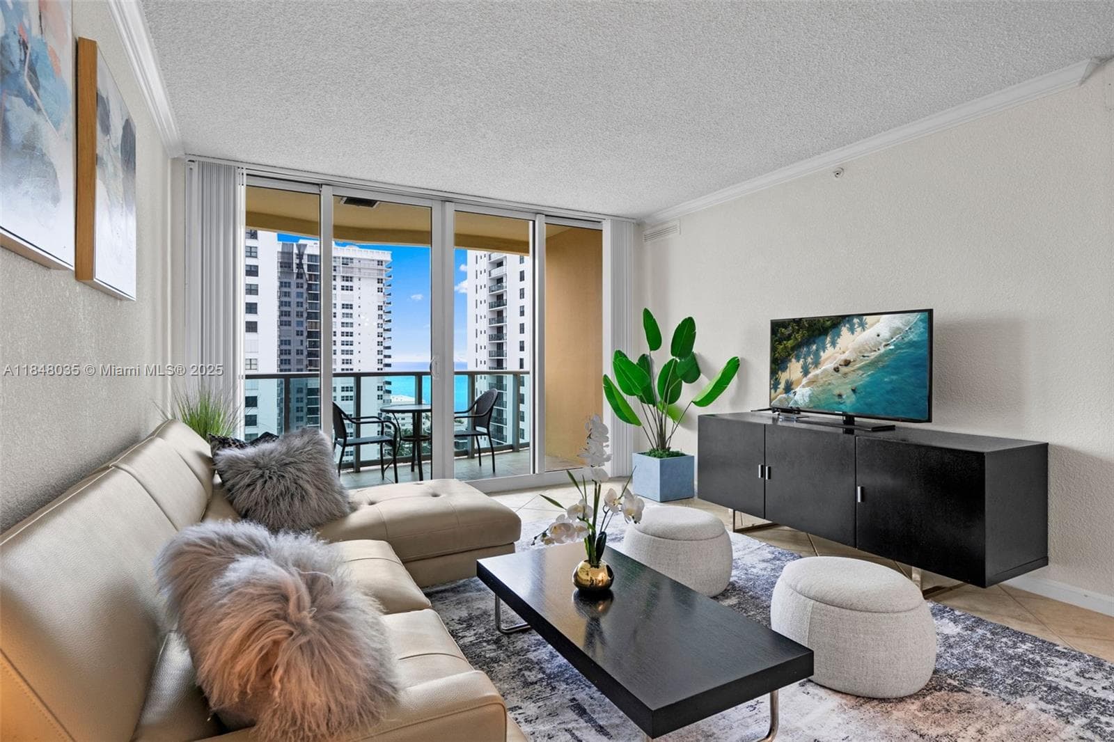 WAVE CONDOMINIMUM · #PH39 in Hollywood - Photo 10