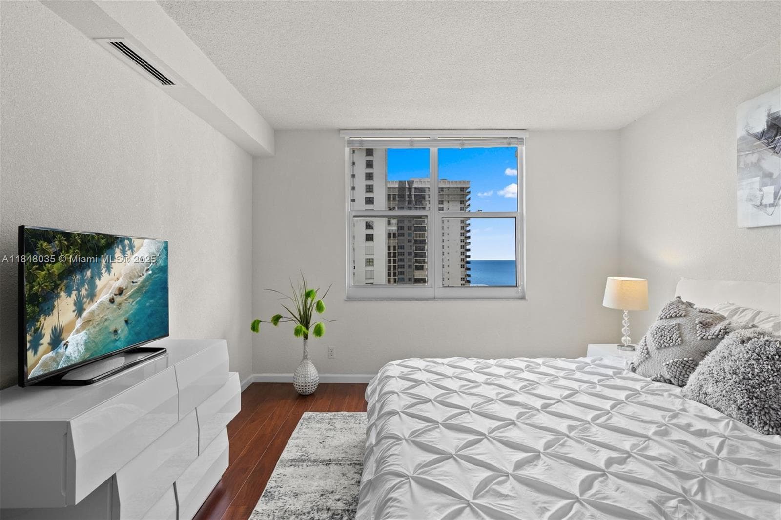 WAVE CONDOMINIMUM · #PH39 in Hollywood - Photo 21