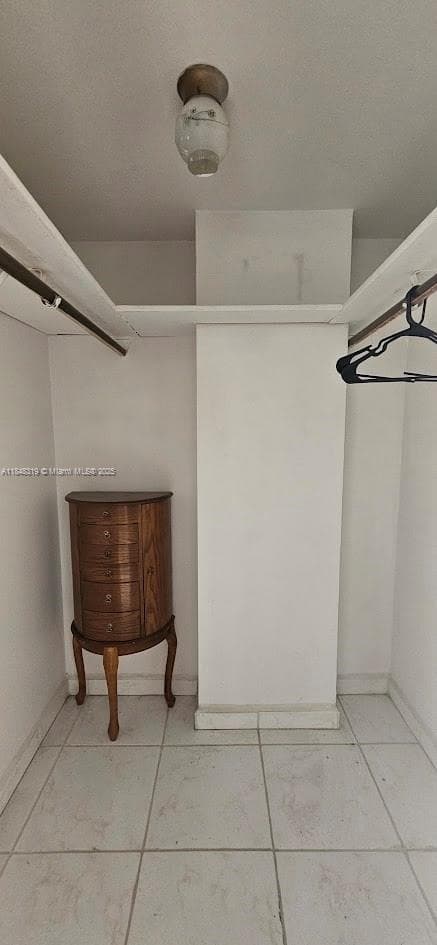 CRESTVIEW TOWER · #914 in North Miami Beach - Photo 7