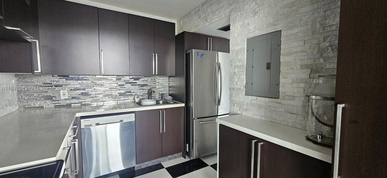 CRESTVIEW TOWER · #914 in North Miami Beach - Photo 3