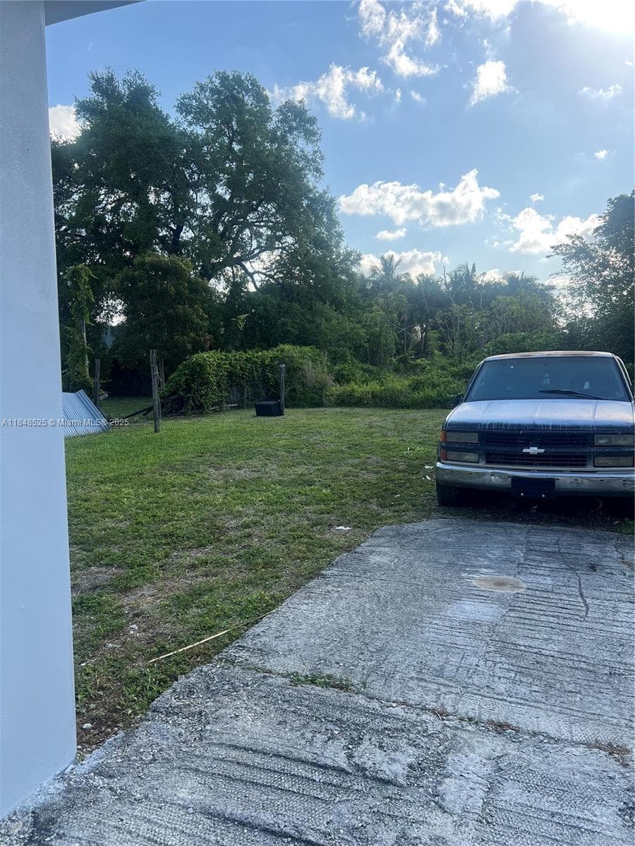 11133 NW 15th Ct photo 8