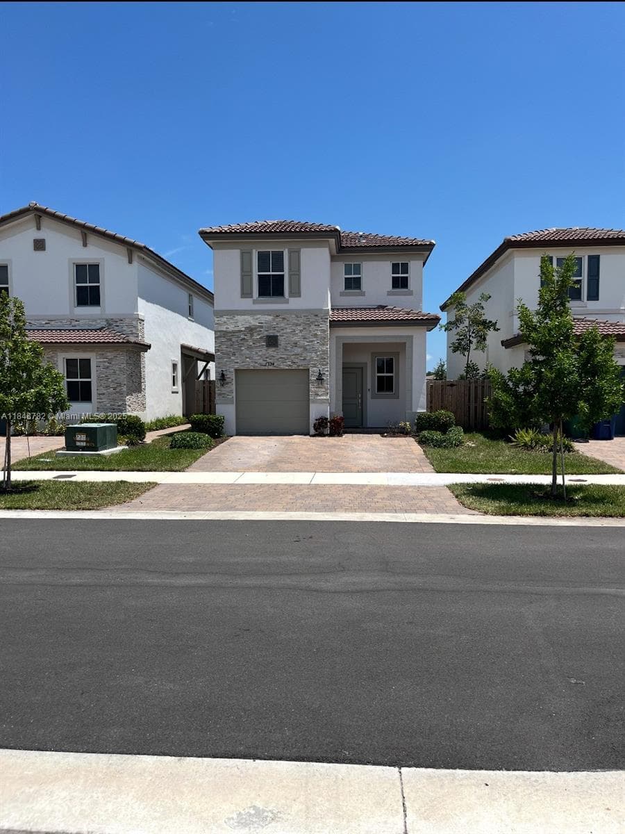 2324 NW 130th St photo 2