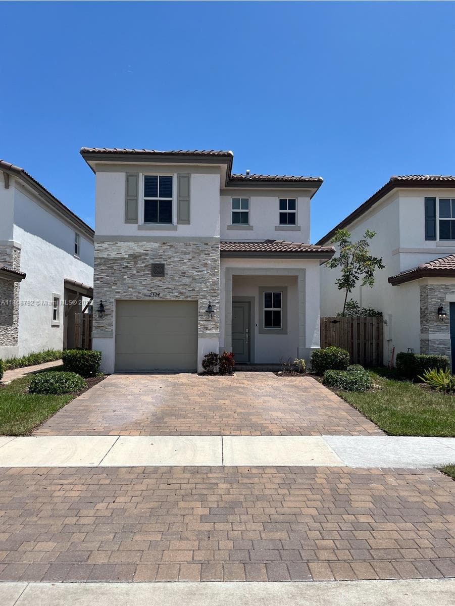 2324 NW 130th St photo 3