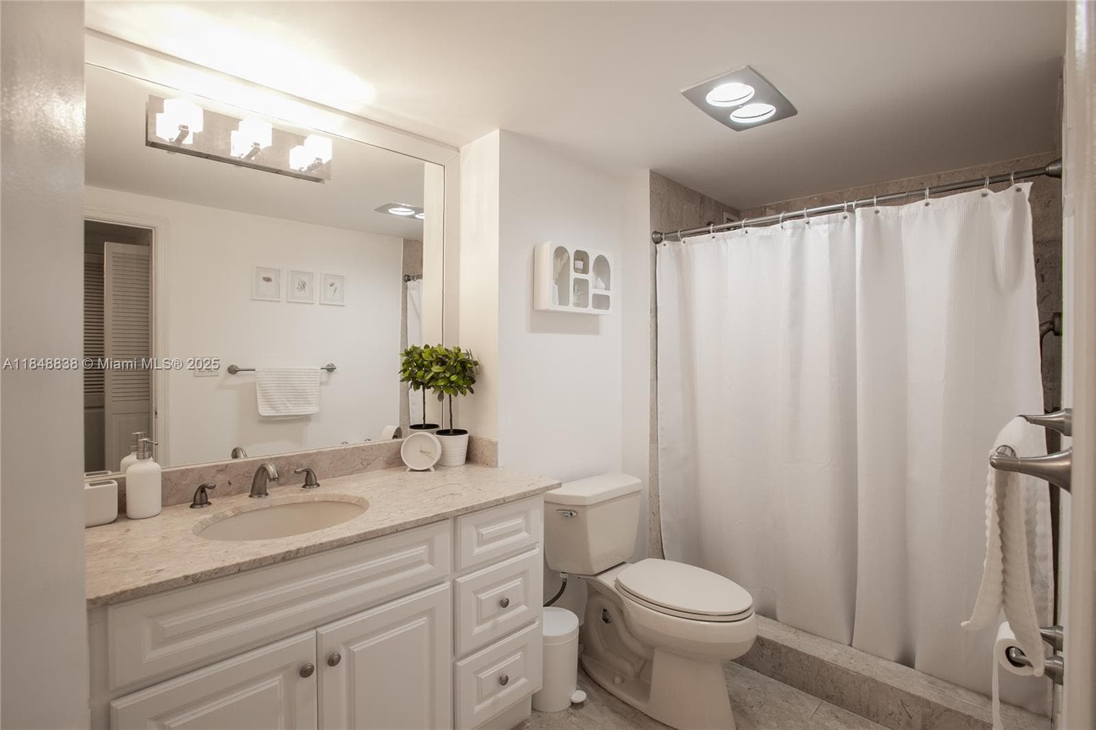 CRICKET CLUB CONDO · #511 in Miami - Photo 12
