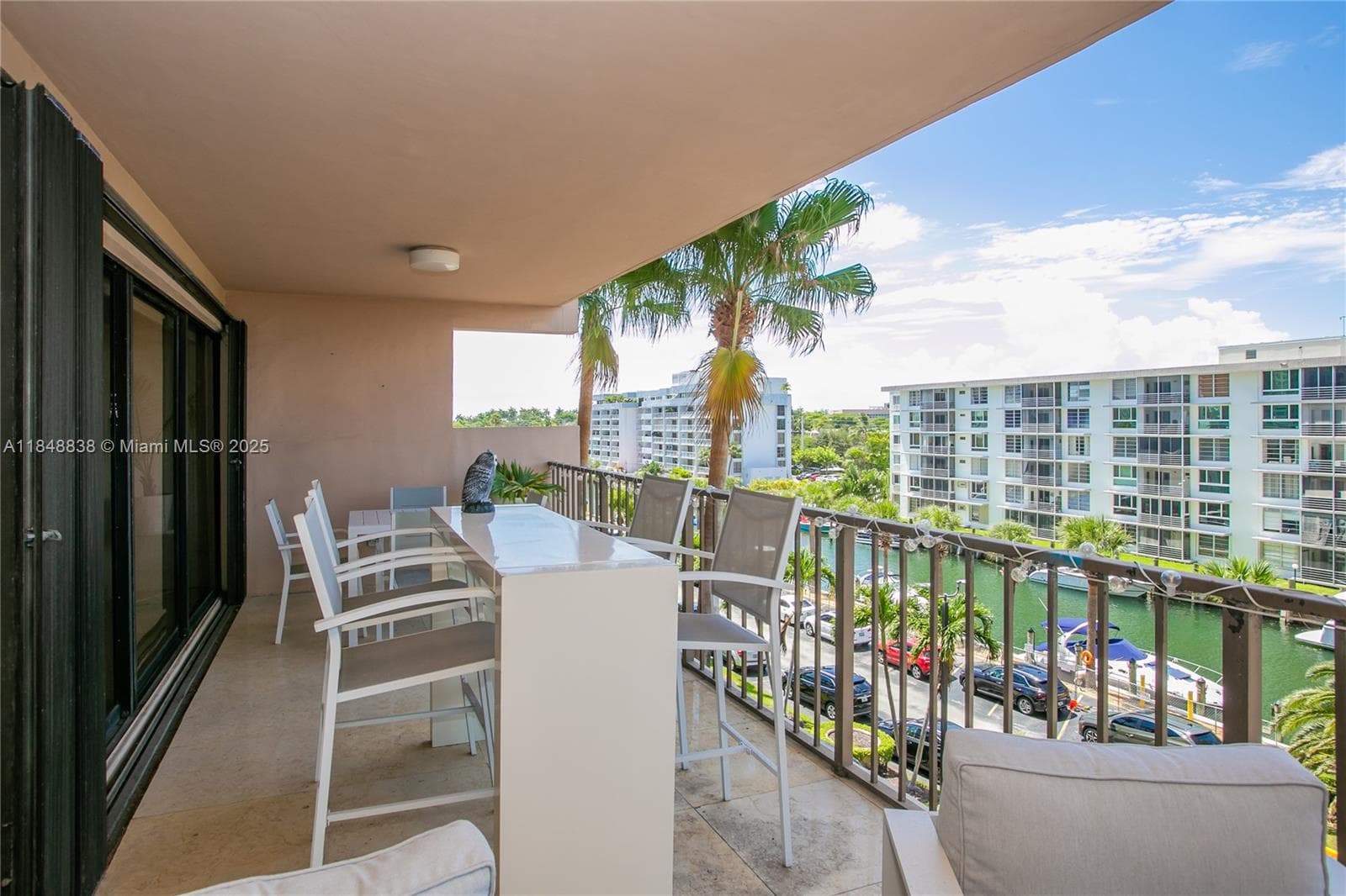 CRICKET CLUB CONDO · #511 in Miami - Photo 3