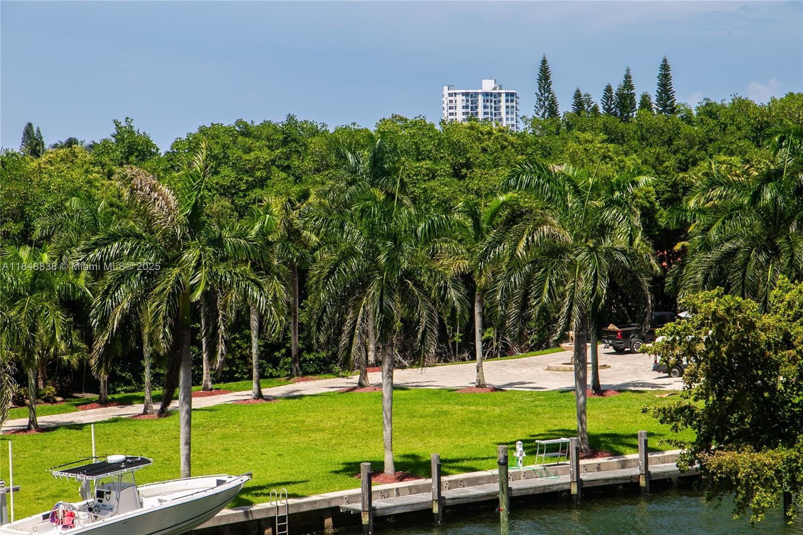 CRICKET CLUB CONDO · #511 in Miami - Photo 19