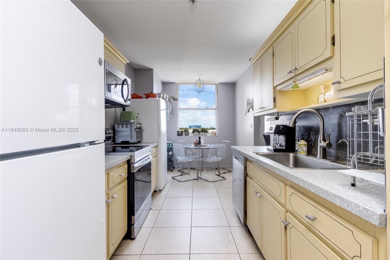 Hillcrest · #519 in Hollywood - Photo 14