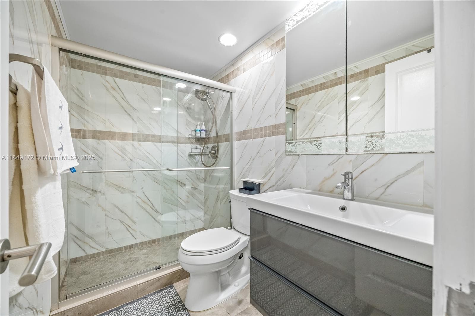 RESIDENCES ON HOLLYWOOD B · #425 in Hollywood - Photo 26