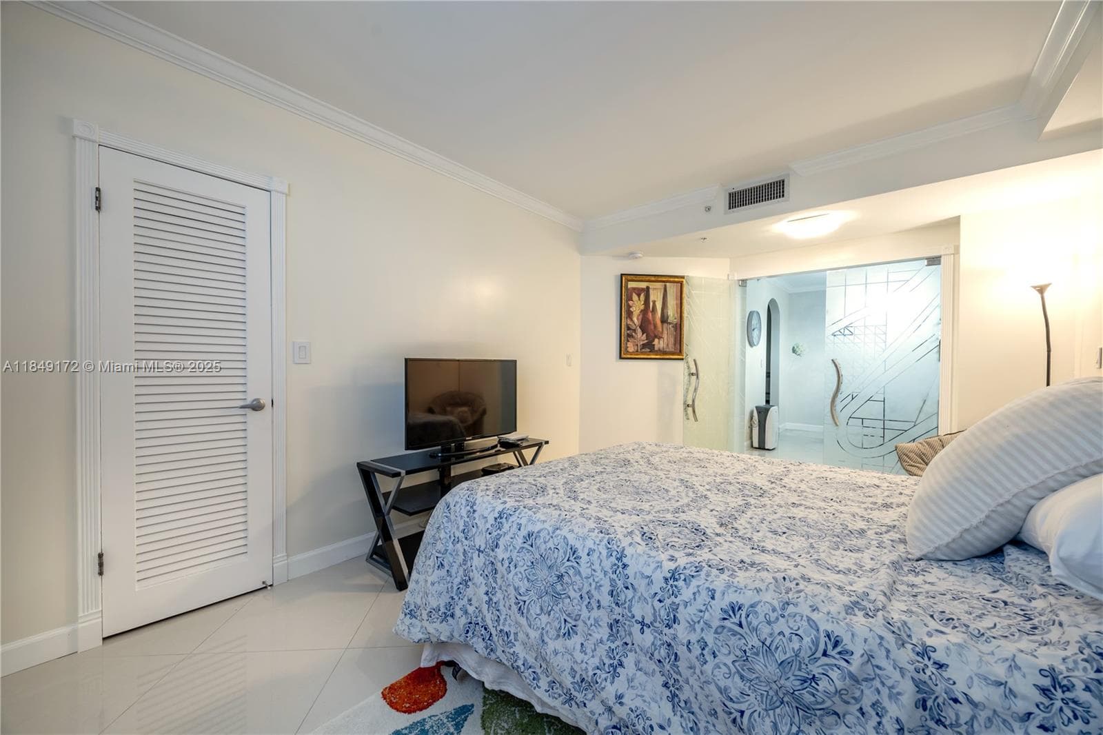 RESIDENCES ON HOLLYWOOD B · #425 in Hollywood - Photo 24