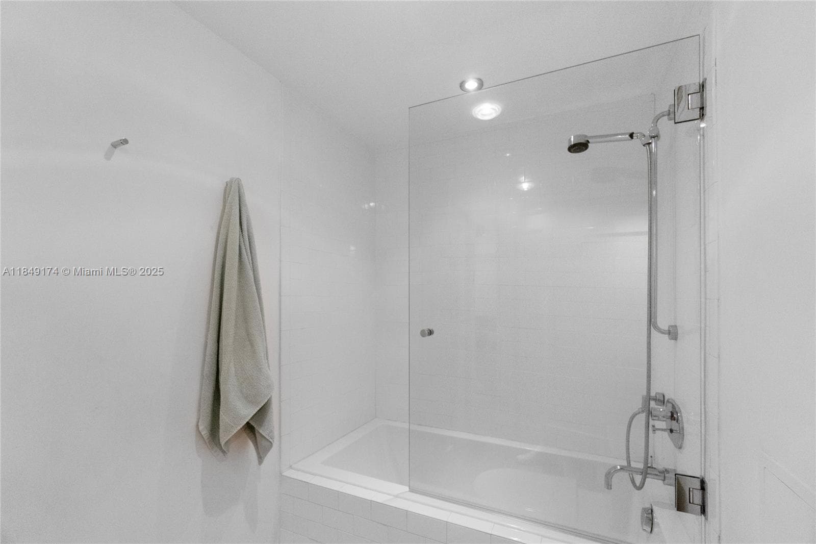 The Decoplage · #923 in Miami Beach - Photo 20