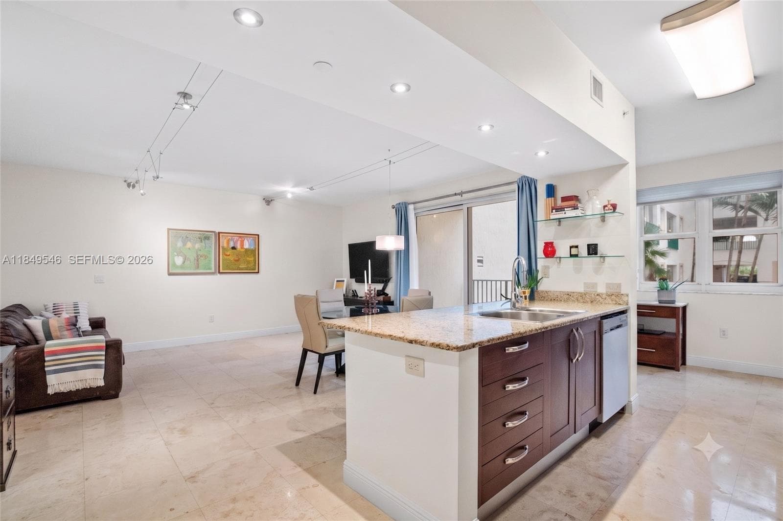 TURNBERRY VILLAGE · #212 in Aventura - Photo 2