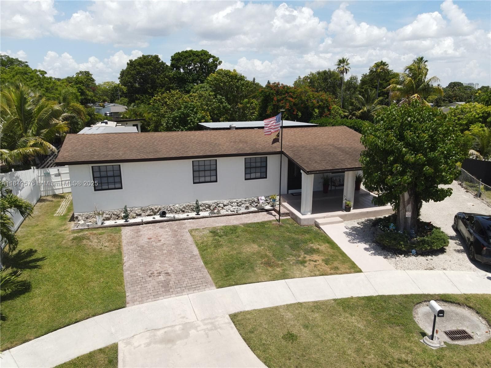 9971 SW 198th St photo 1
