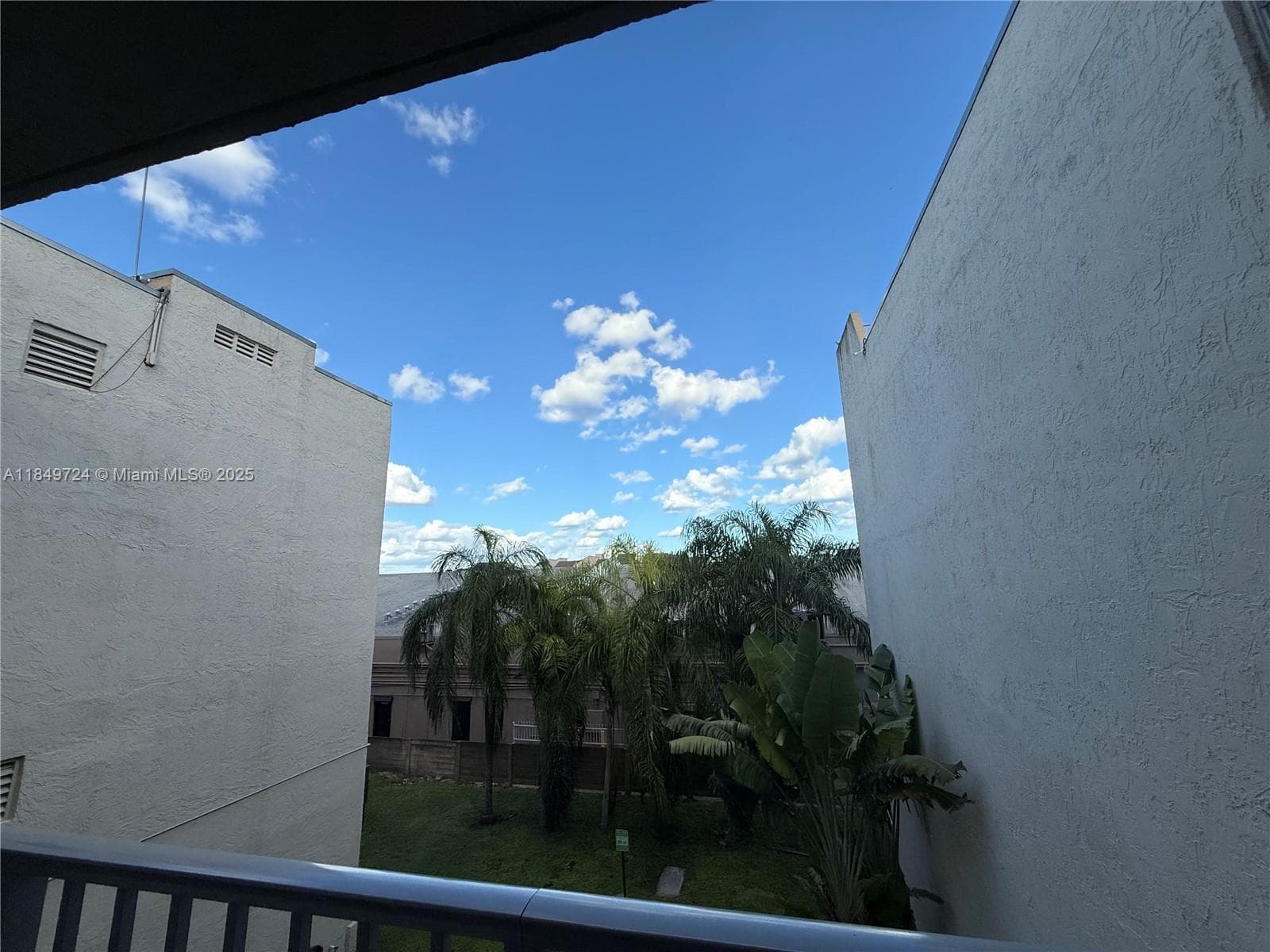 Berkeley · #323 in Miami - Photo 12