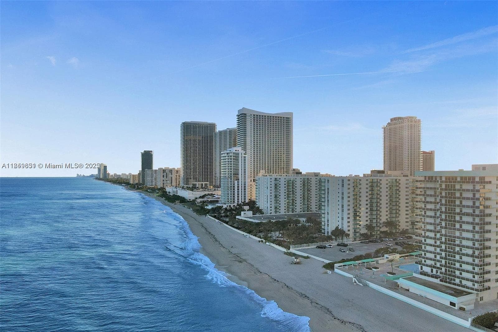 SEA AIR TOWERS CONDO · #PH27 in Hollywood - Photo 2